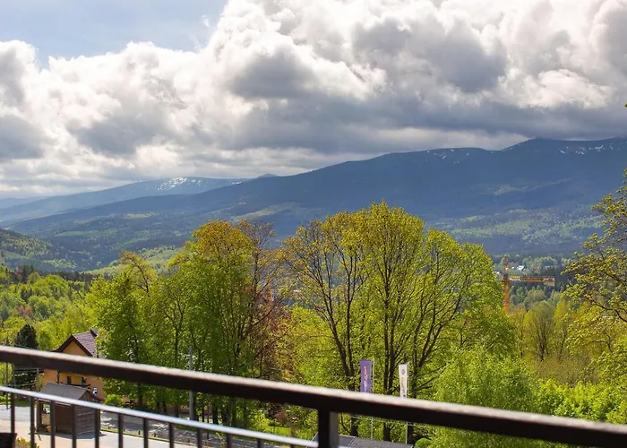 Panorama Z Widokiem Na Gory